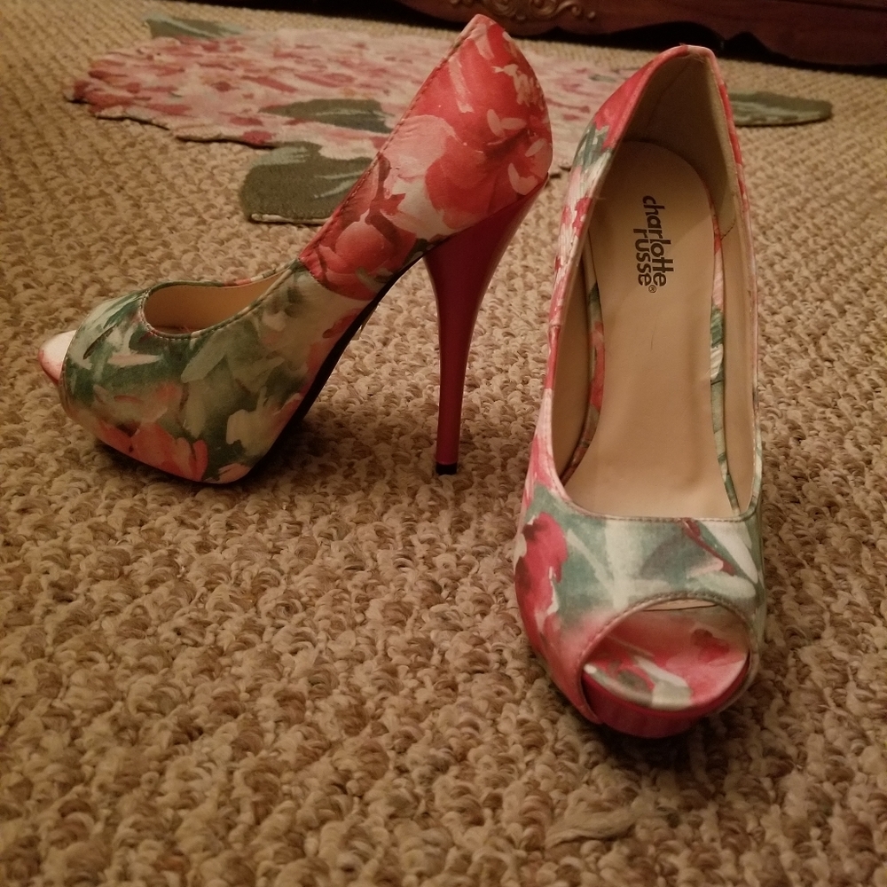Floral, peep toe heels NWOT